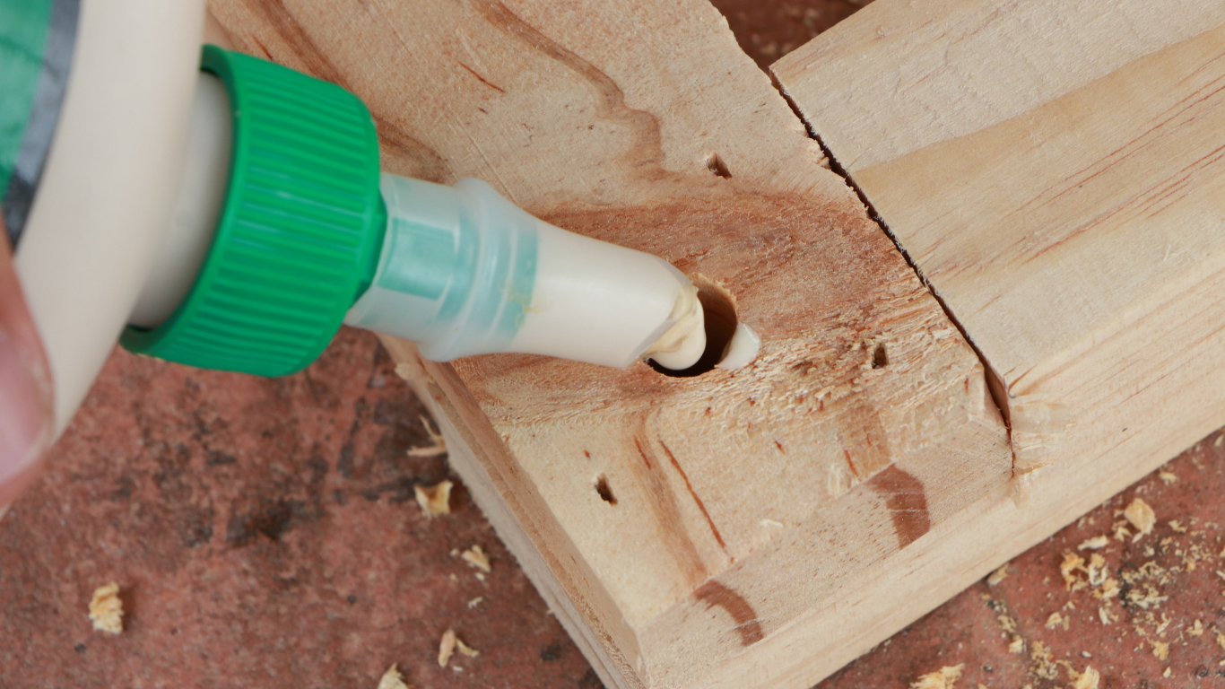 4 Full Proof Methods of Filling Screw Holes in Wood Simplewoodworker
